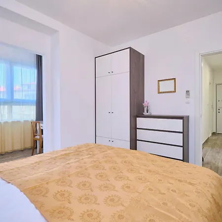 Lav By Litto Apartment *