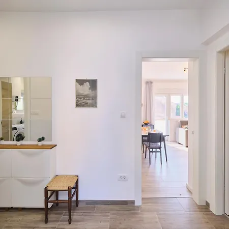 アパート Lav By Litto