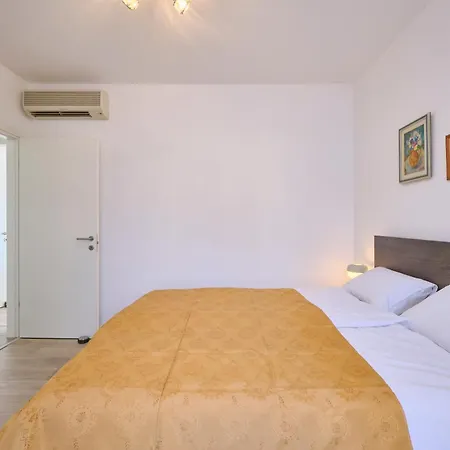 Lav By Litto * Split